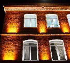 Светильники фасадные